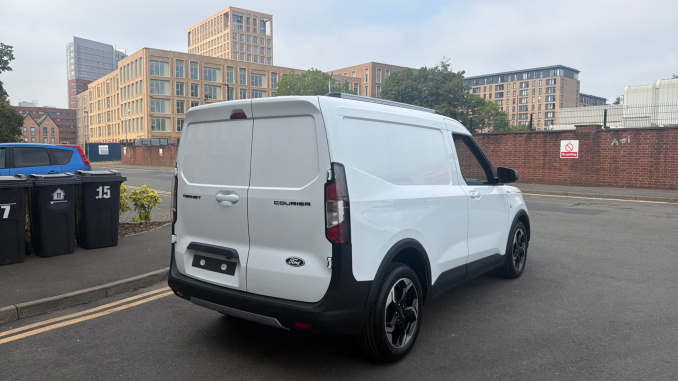 Ford Transit Courier Diesel 1.5 EcoBlue Limited Van - Image 10